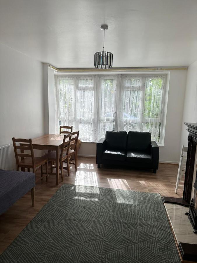 Spacious 2 Bed Flat บาร์คกิ้ง ภายนอก รูปภาพ
